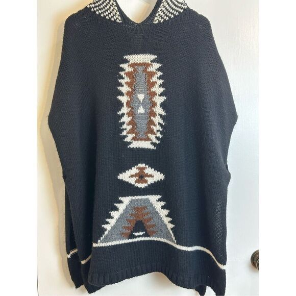 Cocogio One Size Aztec style oversize sweater poncho - Picture 1 of 9
